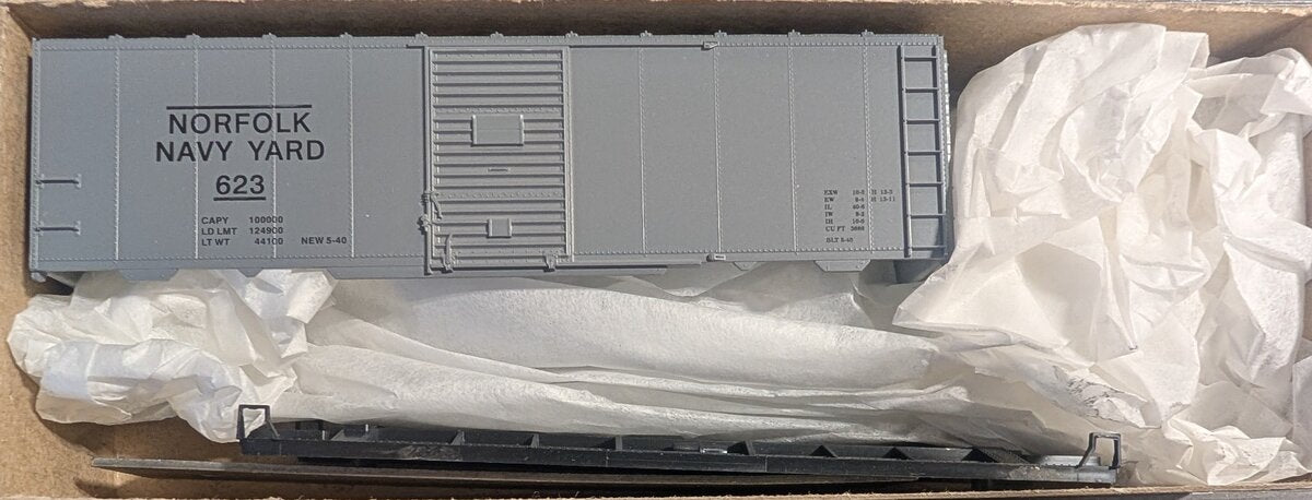 Roundhouse 10607 HO Scale Norfolk Navy Yard 40' AAR Boxcar #623 Kit