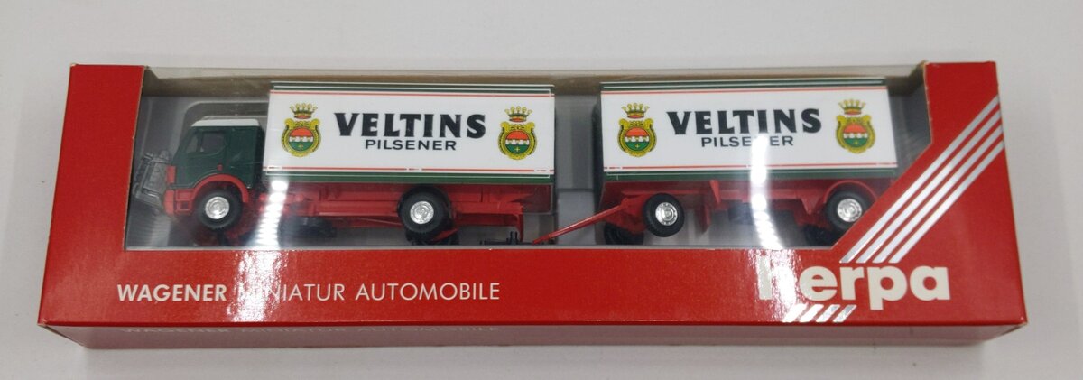 Herpa 826066 HO Scale "Veltins Pilsener" Plastic Double Tractor Trailer