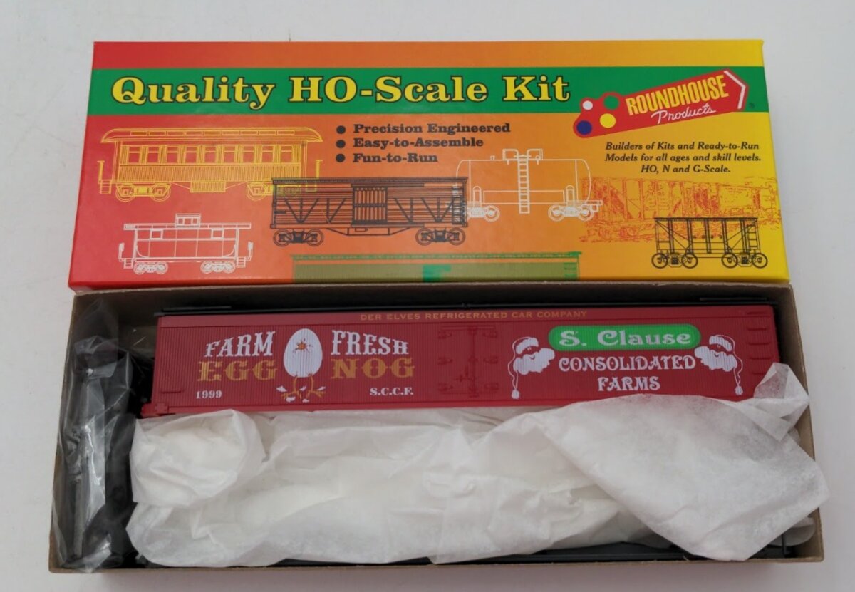 Roundhouse 7890 HO Scale S. Clause Consolidated Farms 50' Express Reefer # 1999
