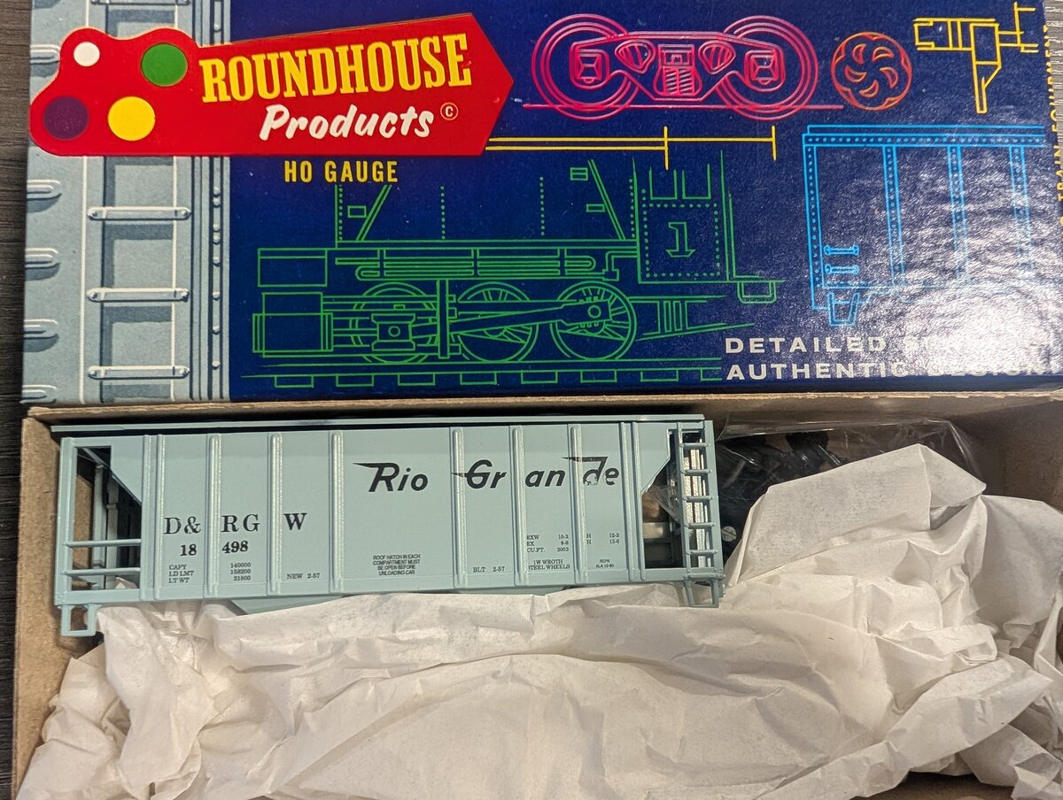 Roundhouse 3233 HO Scale D&R.G.W Covered Hopper Car #18498 Kit
