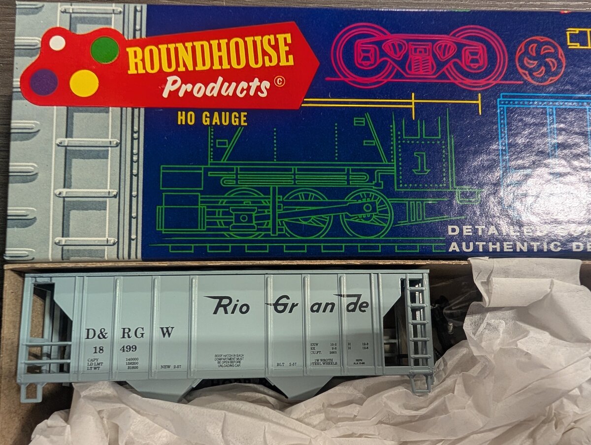 Roundhouse 3233 HO Scale D&R.G.W Covered Hopper Car #18499 Kit