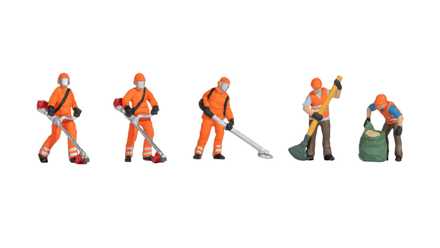 Noch 36064 N Mowing Figures (Set of 6)