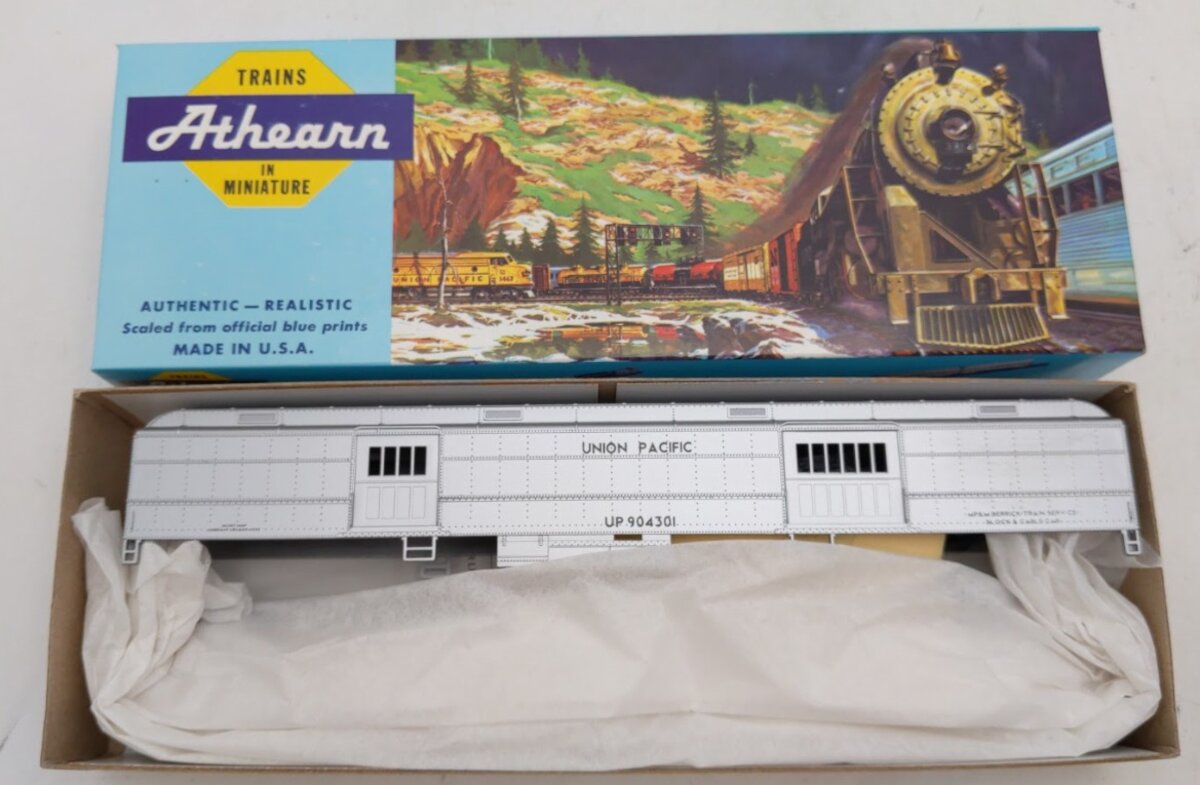 Athearn 1147 HO Scale Union Pacific Work Train Passenger Baggage Car Kit