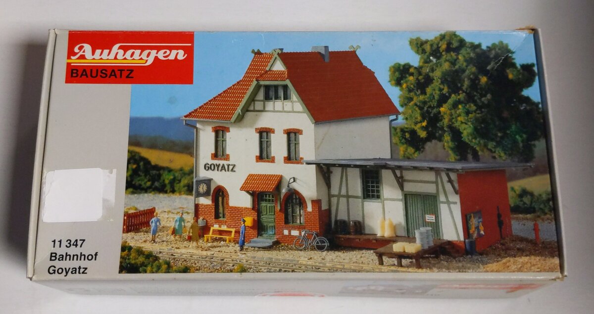 Auhagen 11347 HO Scale Railway Station Plastic Model Building Kit