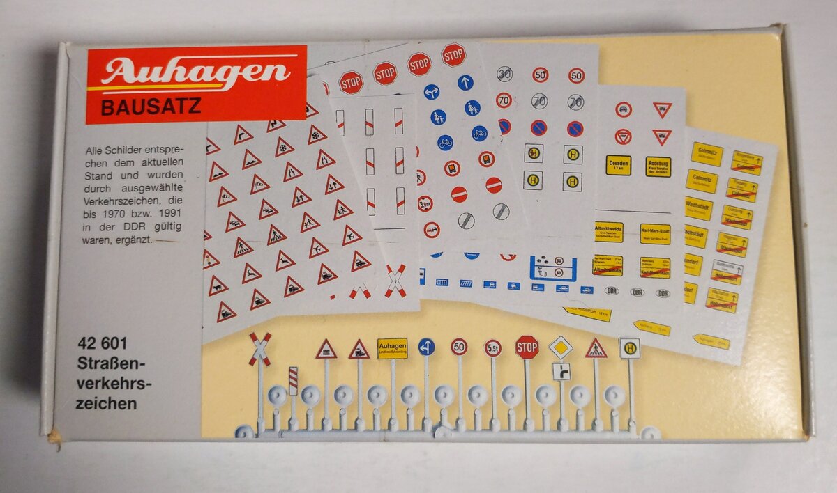 Auhagen 42601 HO/TT Scale Assortment of Road Signs Plastic Accessory Signs Kit
