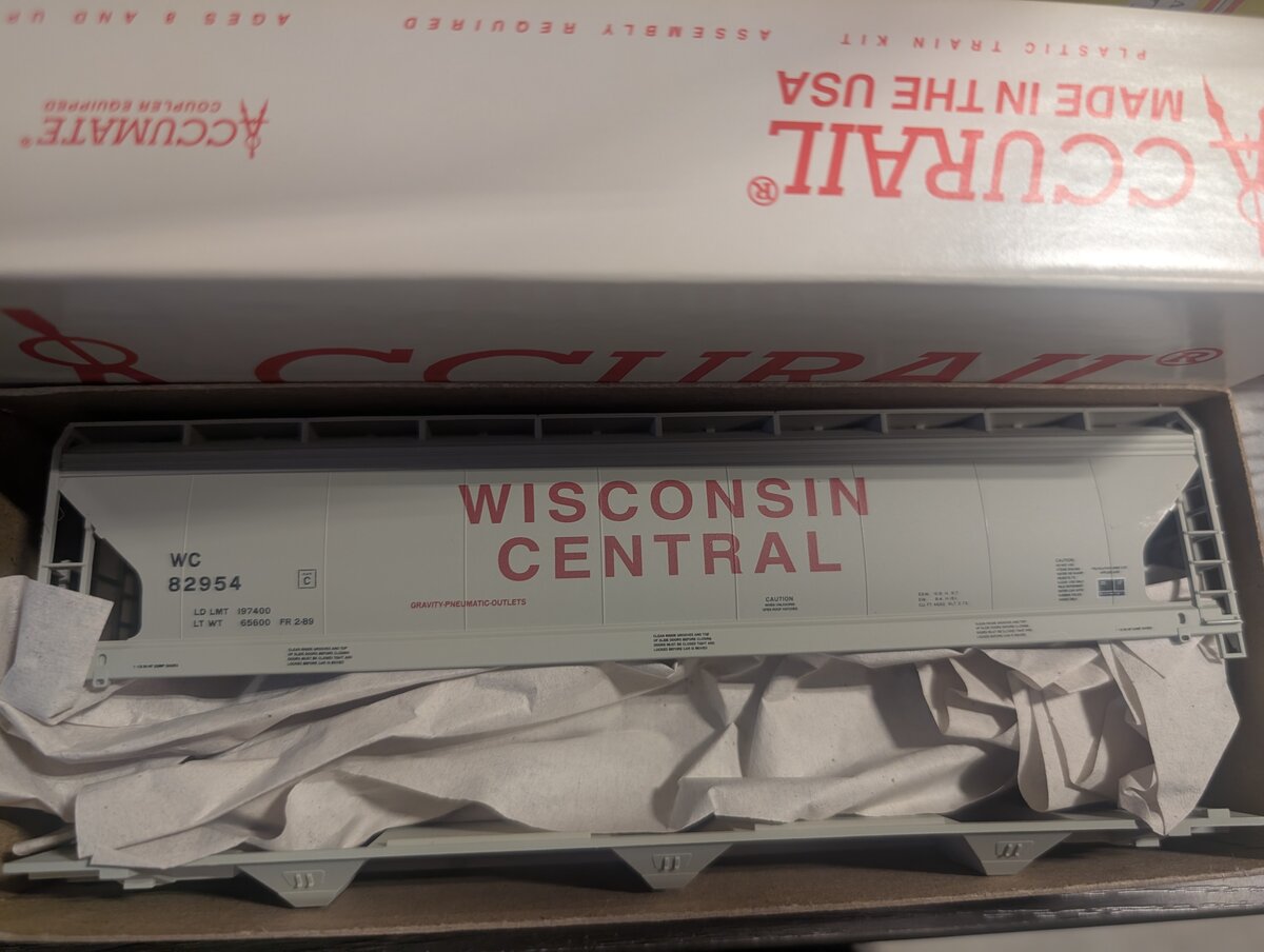 Accurail 12004 HO Wisconsin Central Ltd. ACF 3-Bay Covered Hopper #82954 Kit