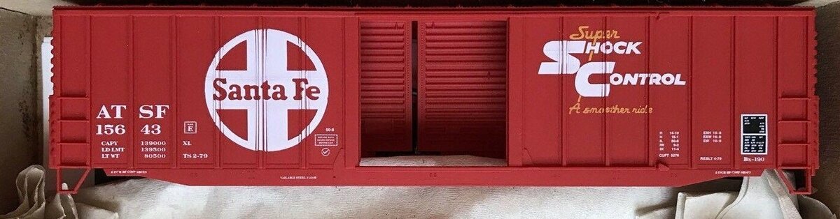Accurail 5601.1 HO Scale Santa Fe 50’ Ext. Post Box Car Kit