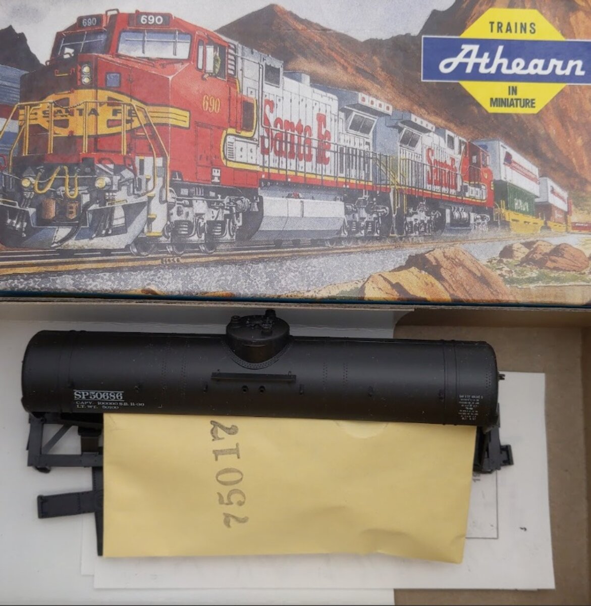 Athearn 1580 HO Southern Pacific Blue Box Single Dome Tank Car # 50686 Kit