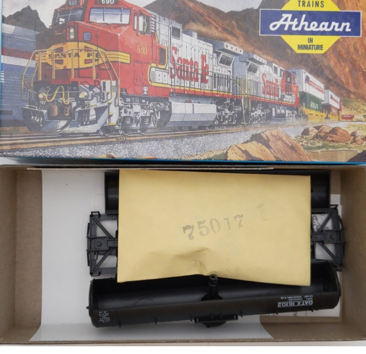 Athearn 1583 HO Scale GATX Single Dome Tank Car # 16102 Kit