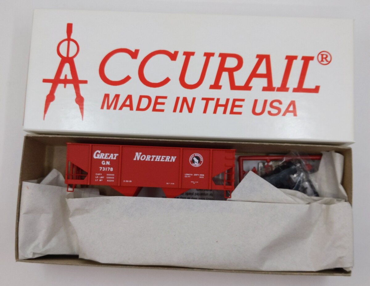 Accurail 2352 HO Great Northern Red Canton Twin Hopper #73178