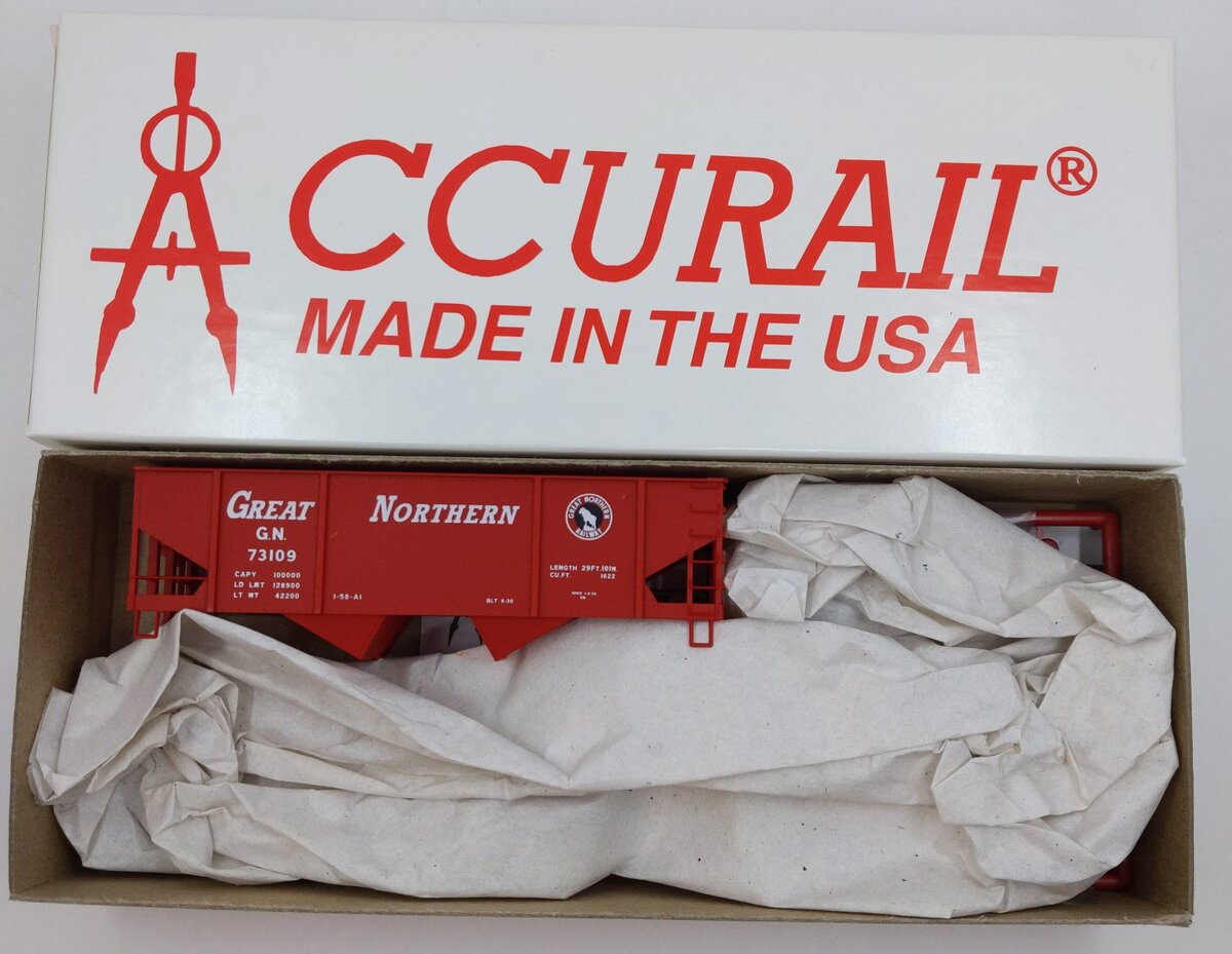 Accurail 2352 HO Great Northern Red Canton Twin Hopper Kit #73109