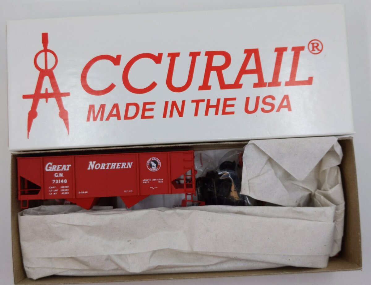 Accurail 2352 HO Great Northern Red Canton Twin Hopper Kit #73148
