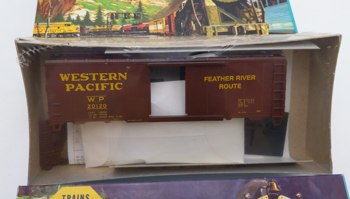 Athearn 1484-1 HO Tuscan/Red Bev-Bel Corp. Western Pacific 40' Boxcar #20120 Kit