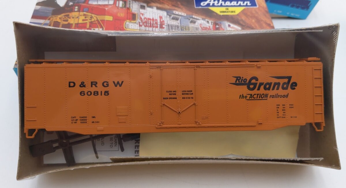 Athearn 439-1 HO Orange W/Black Bev-Bel D&RGW 50ft Plug Door Box Car # 60815 Kit