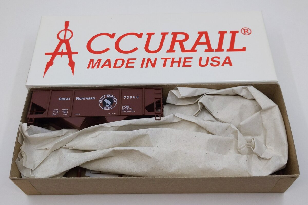 Accurail 2351.1 HO Great Northern Min Red Canton Twin Hopper Kit #73066