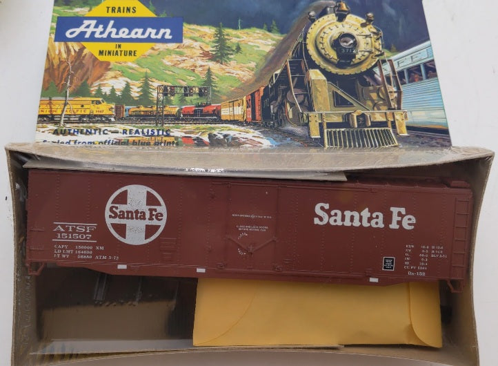 Athearn 2258 HO Bev-Bel Corp Santa Fe 50' Plug Door Box Car # 2258 Kit