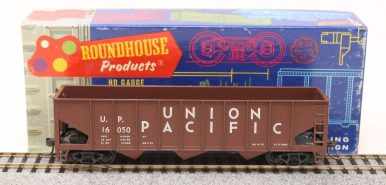 Roundhouse 1494 HO Union Pacific 3-Bay Hopper Car #16050 Kit