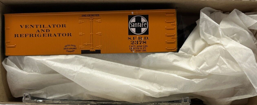 Roundhouse 3163 HO Santa Fe "Old Timer" Reefer Car #2378 Kit