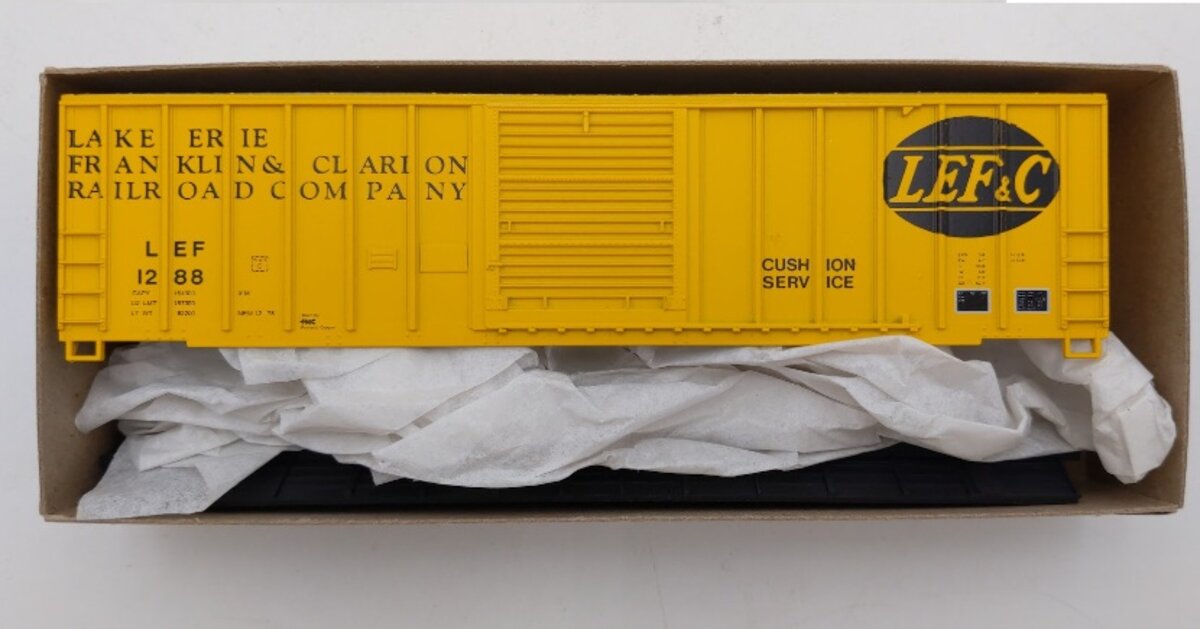 Roundhouse 1956 HO Lake Erie Franklin&Clarion Railroad Company 50'FMC S D Boxcar