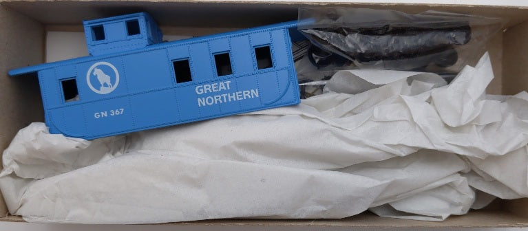 Roundhouse 3484 HO Scale Great Northern Caboose Kit
