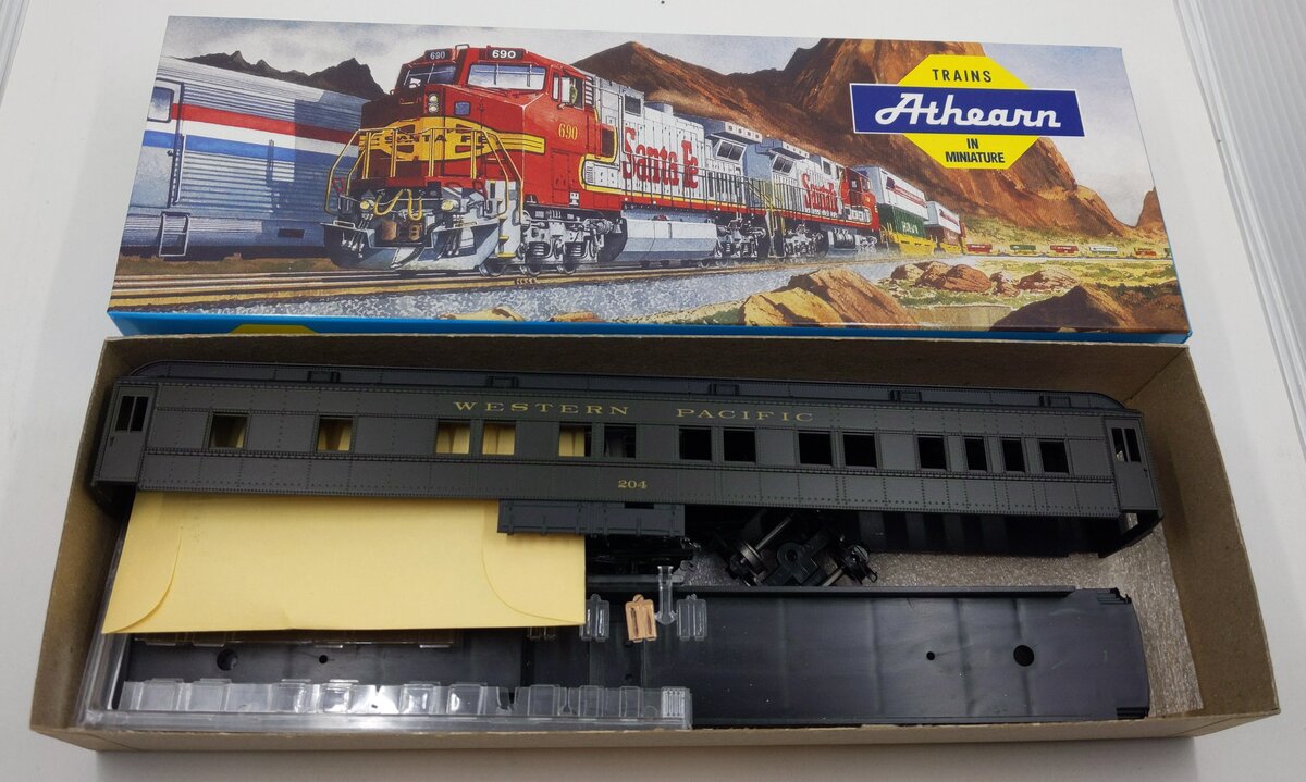 Athearn 2475 HO Scale Western Pacific Steel Liner Pullman Car Kit