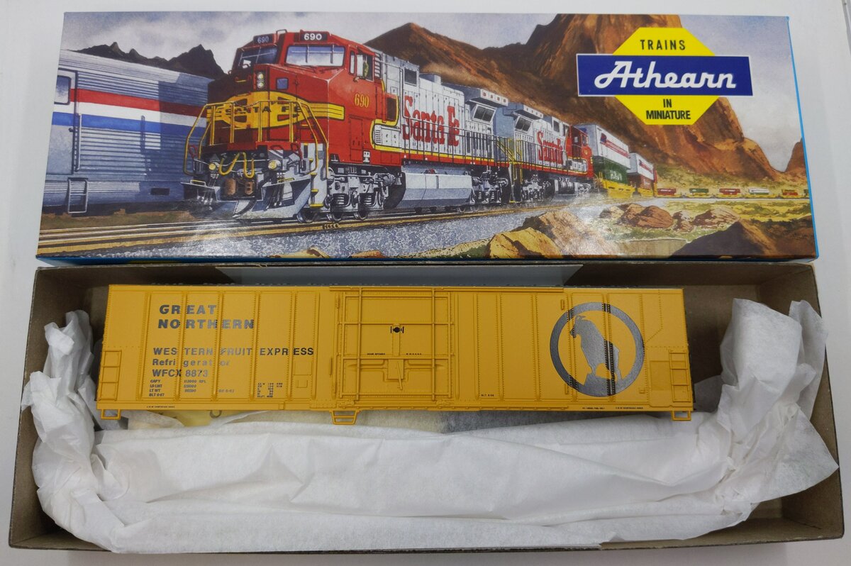 Athearn 5477 HO WFCX CB&Q GN Great Northern 57' Mech Reefer 8873 kit