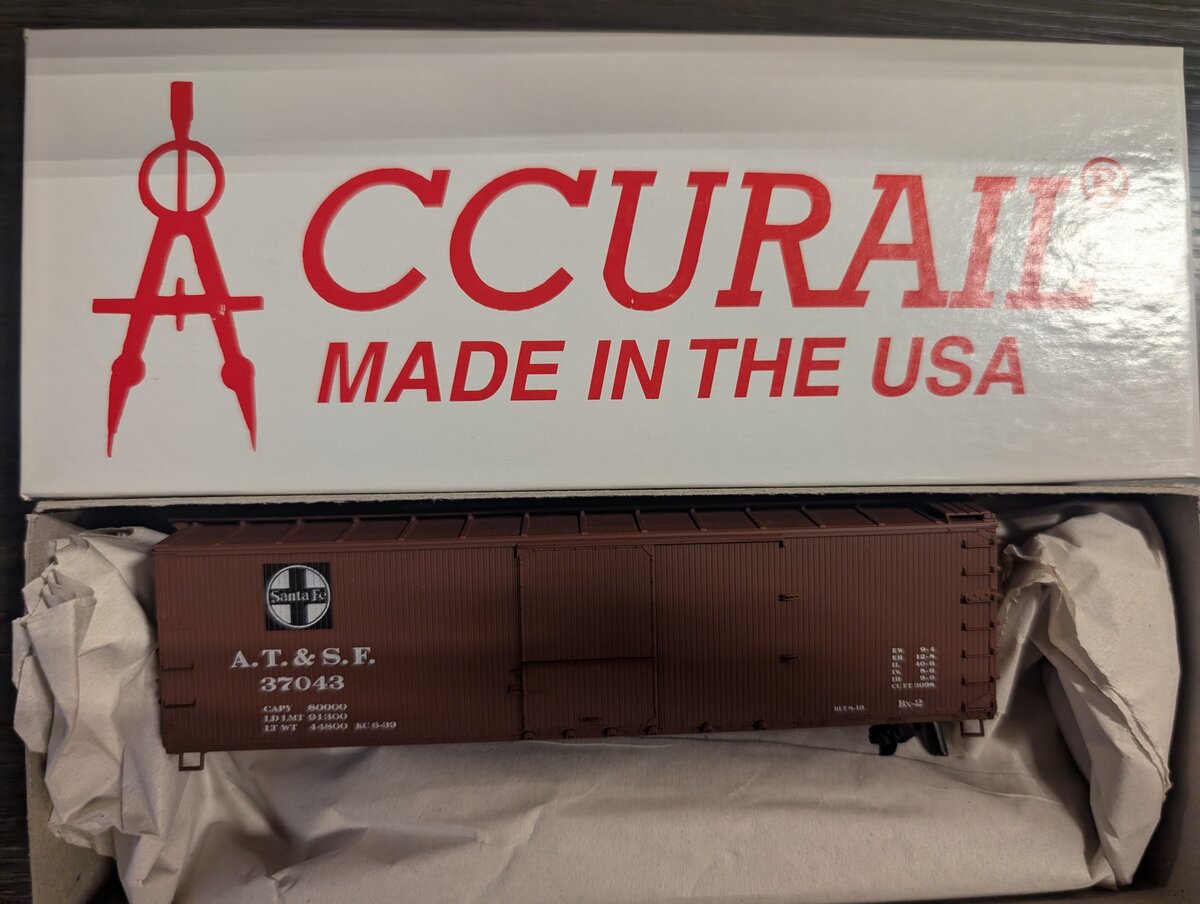Accurail 4601.1 HO ATSF 40' USRA Double Sheath Boxcar #37043 Kit