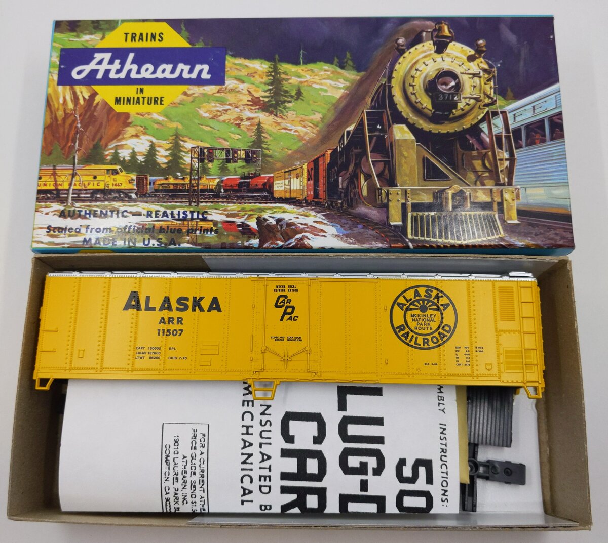 Athearn 11507 Vintage ALASKA RR 50 ft SD Yellow Boxcar