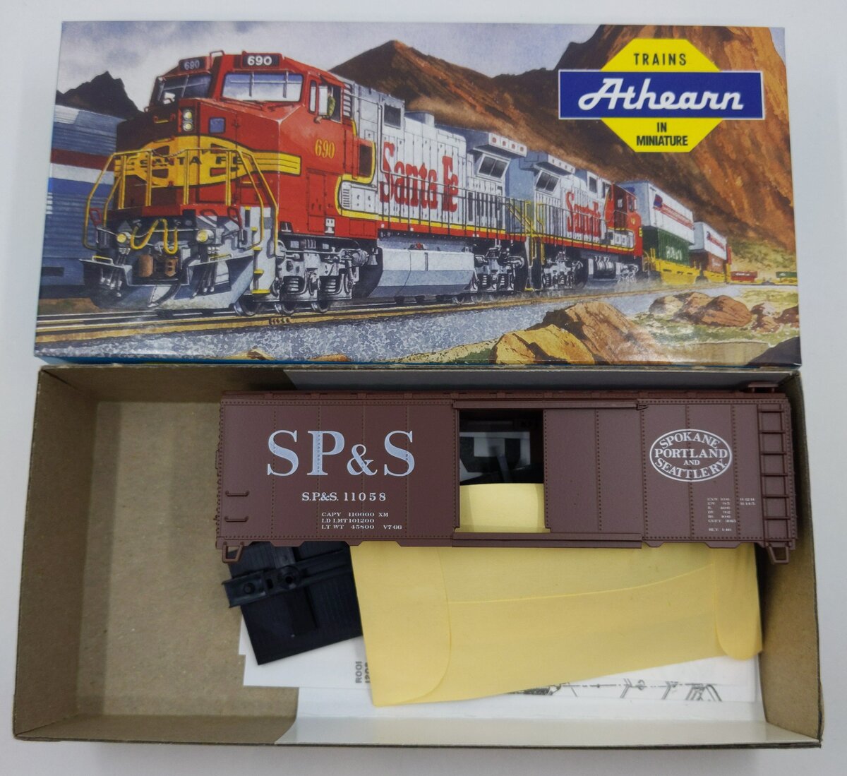 Athearn 5989 HO Scale Spokane Portland & Seattle 40' Boxcar Kit