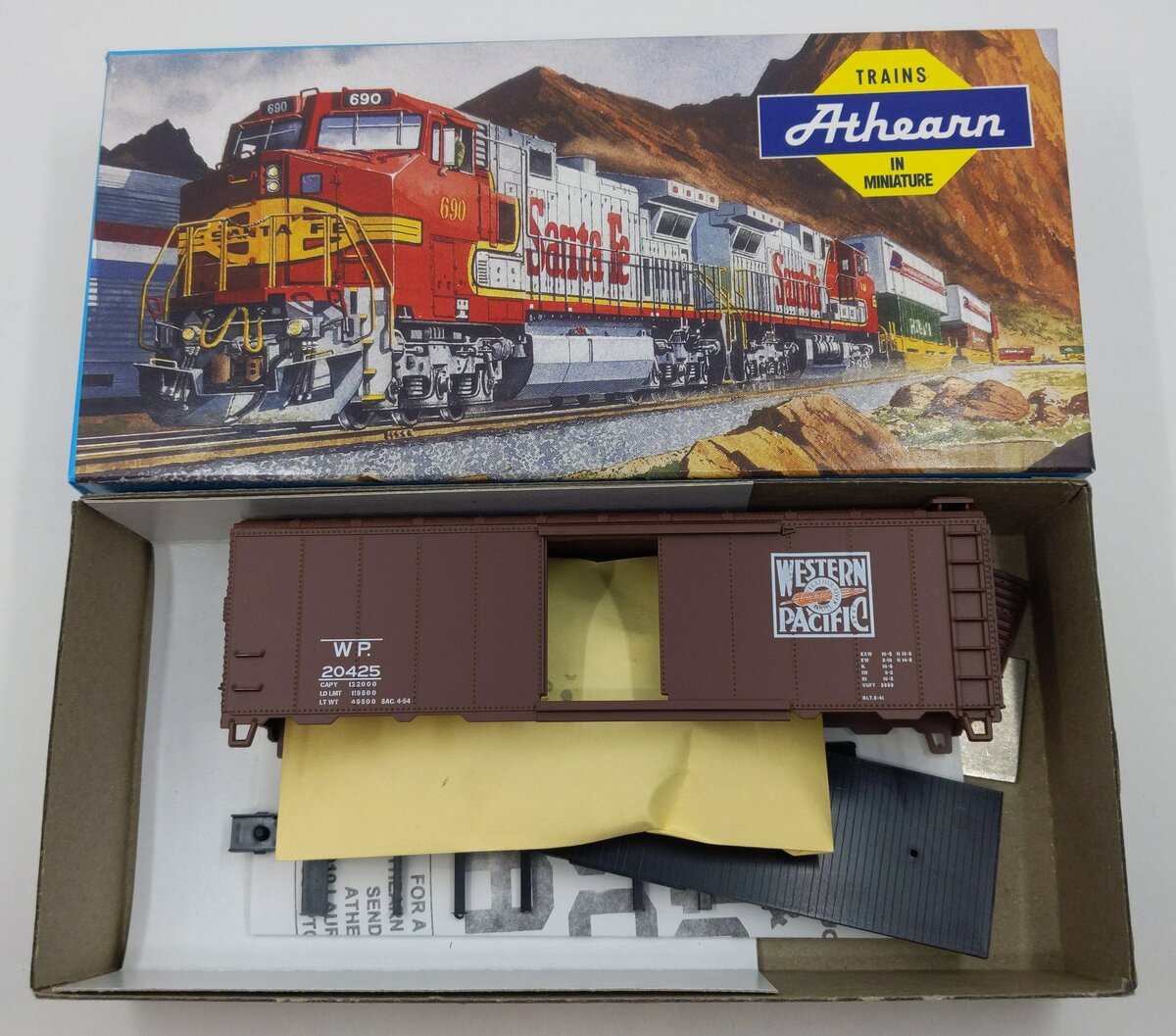Athearn 5396 Northern Pacific Wide Vision Caboose Kit
