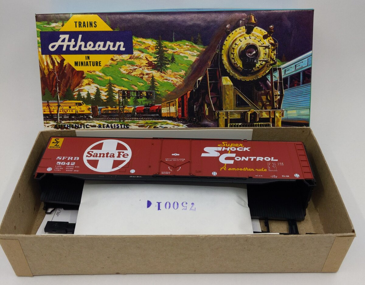 Athearn 1325 HO Scale 50' Santa Fe Plug Door Boxcar Kit