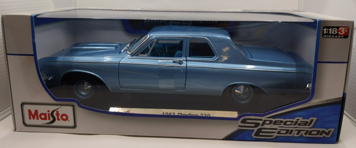 Maisto 46629 Special Edition 1963 Dodge 330 1:18 Scale Diecast