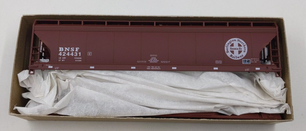 Accurail 2049.4 HO Scale Burlington Northern Santa Fe ACE 3-Bay Covered Hopper