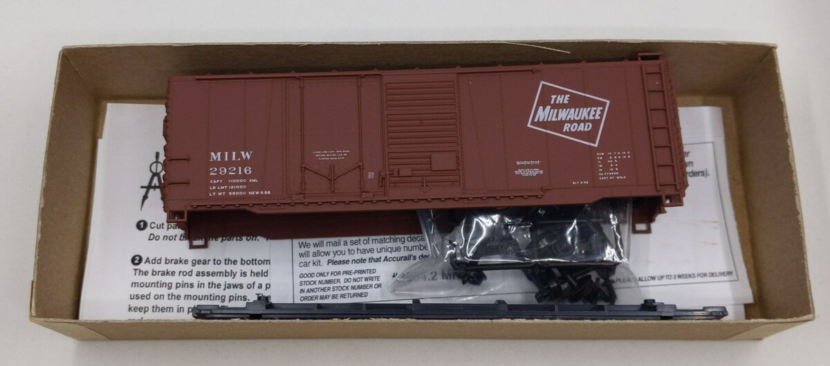 Accurail 3804.2 HO Scale Milwaukee Road 40' Combination Door Boxcar-Road#: 29216