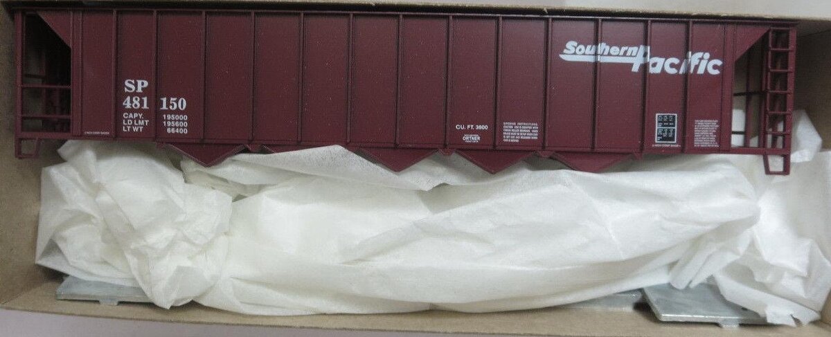 Roundhouse 07897 HO Southern Pacific 54' 5-Bay Rapid Discharge Hopper #481150Kit