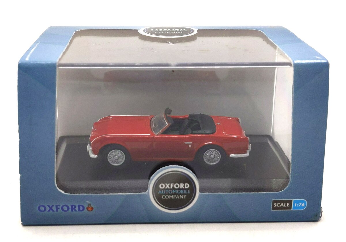 Oxford Diecast 76TR4001 1/76 Triumph TR4 Roadster Signal Red sports car