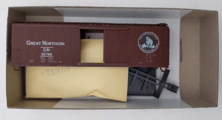 Athearn 5233 HO Great Northern Blue Box 40'''' Box Car Wood # 50766 Kit
