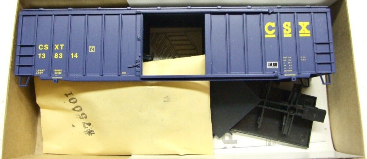 Athearn 5529 HO Scale Blue Box CSX 50' Railbox Box Car # 138314 Kit