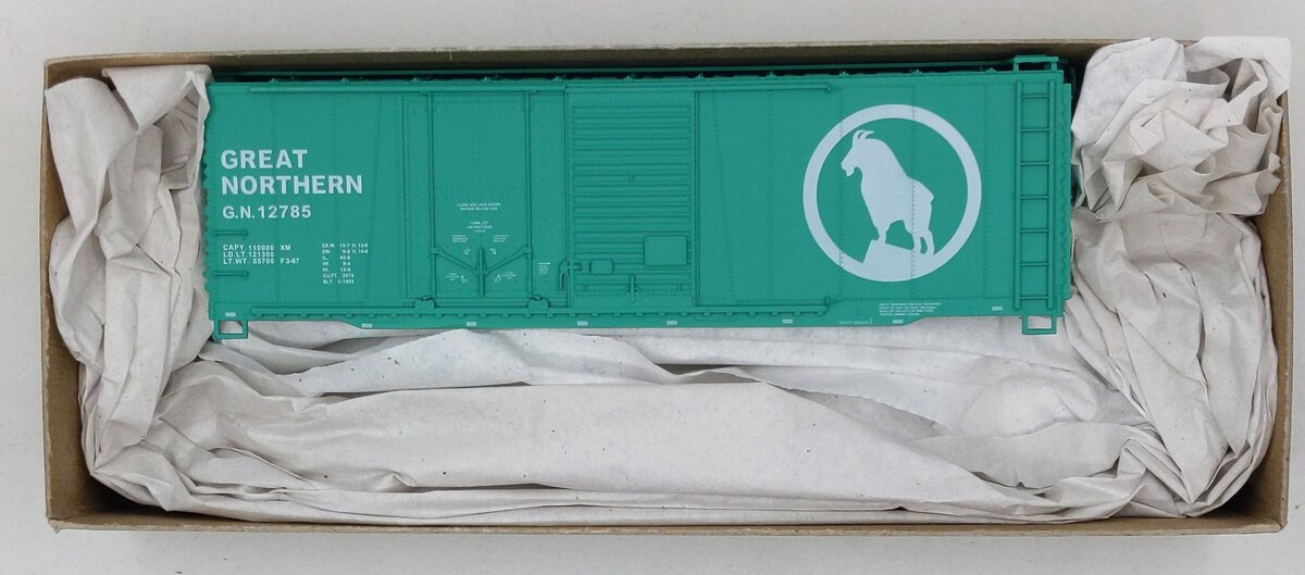 Accurail 3814 HO Scale Great Northern 40' Combo Door Boxcar Road #: 12785