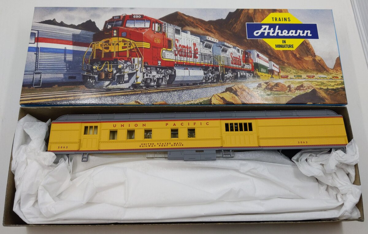 Athearn 2410 Ho Scale Union Pacific RPO Passenger Car # 2062