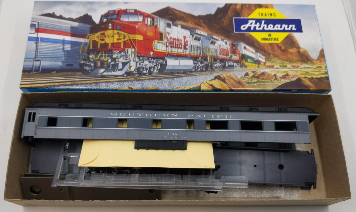 Athearn 2489 HO Southern Pacific observation Coach Kit