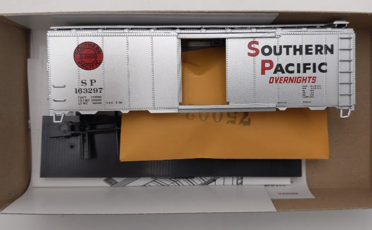 Athearn 1229 HO Southern Pacific Silver Overnight 40' AAR Boxcar # 163297 Kit