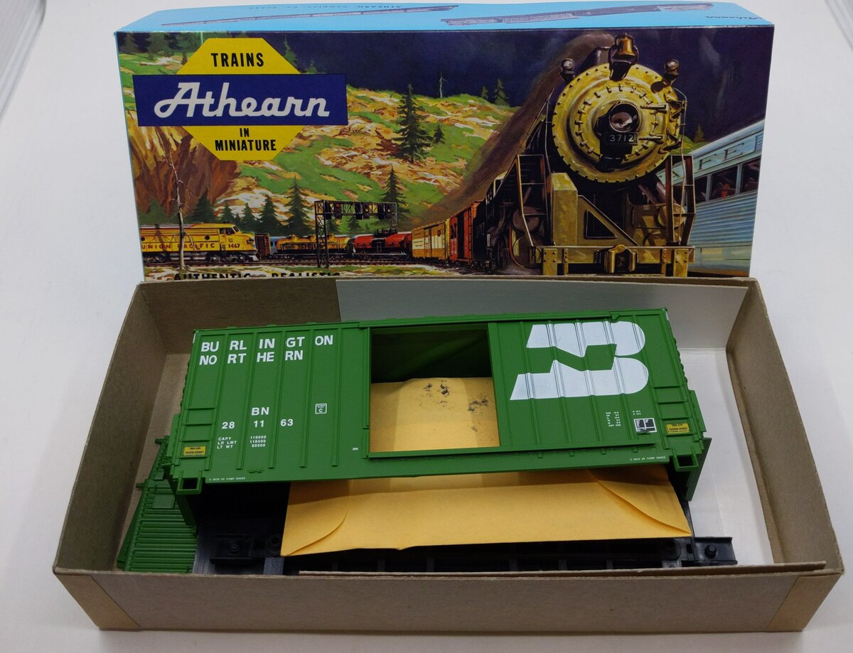Athearn 1957 HO Burlington Northern 40' High Cube Boxcar Kit #281163