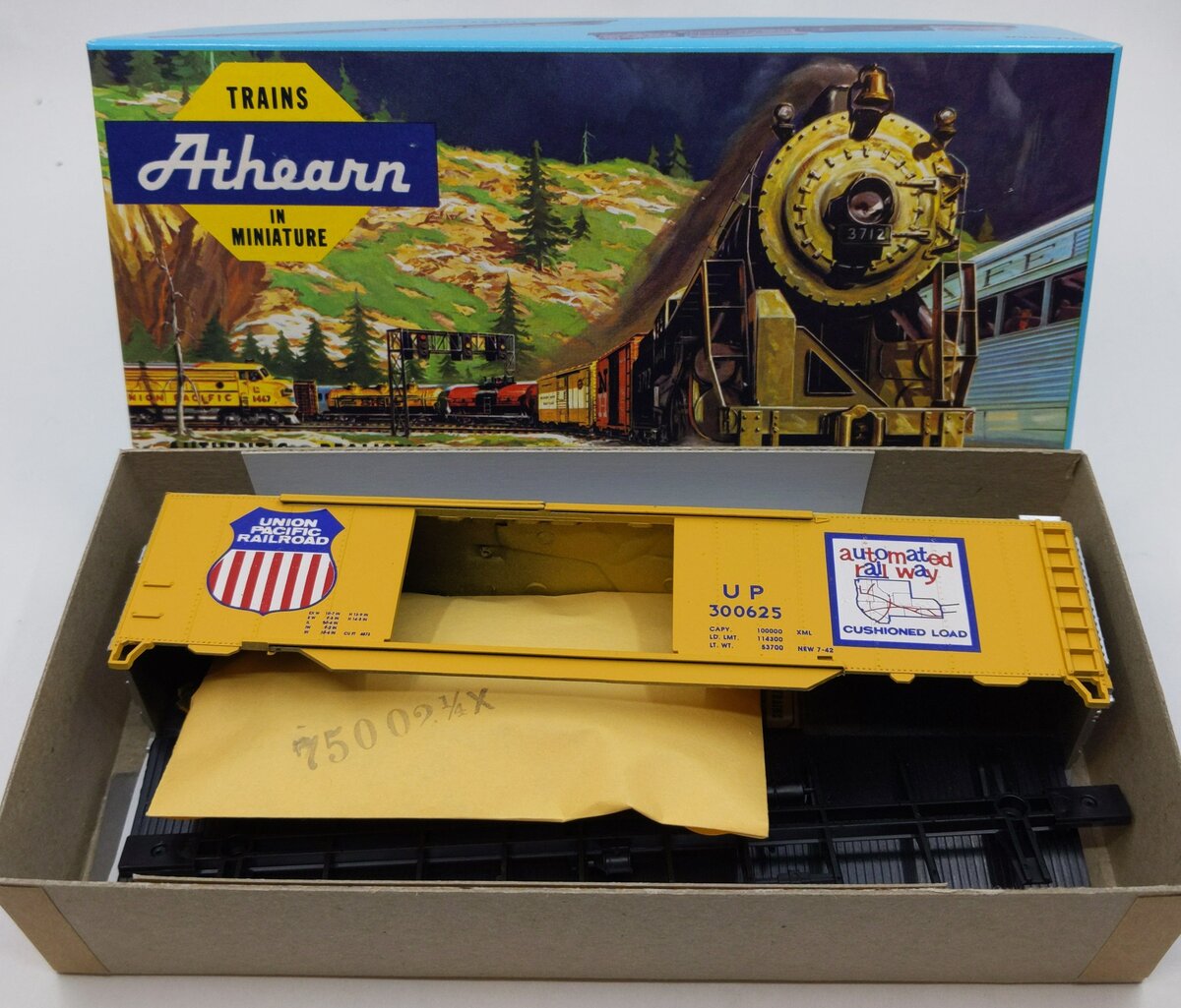 Athearn 1319 HO Union Pacific 50' Double Door Box Car # 300625 Kit
