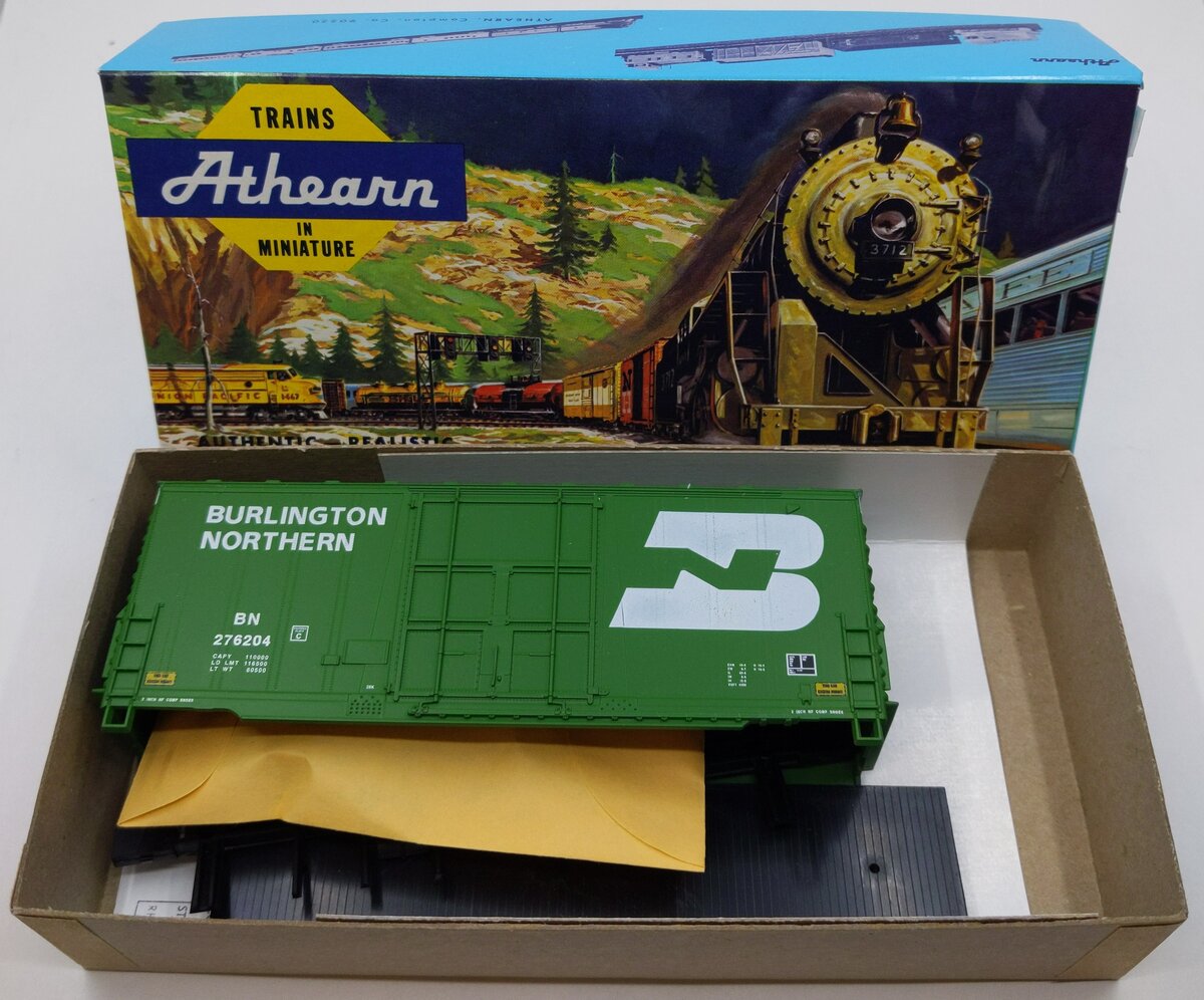 Athearn 1968 HO Burlington Northern 40' Boxcar Kit #276204