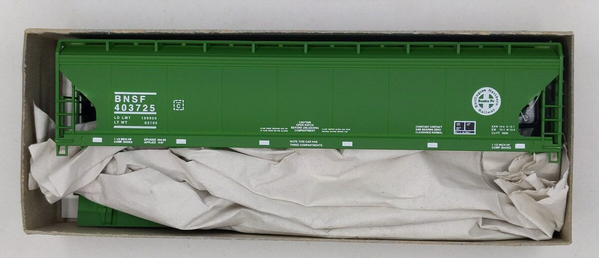 Accurail 12048 HO Scale Burlington Northern Santa Fe ACF 3-Bay Covered Hopper