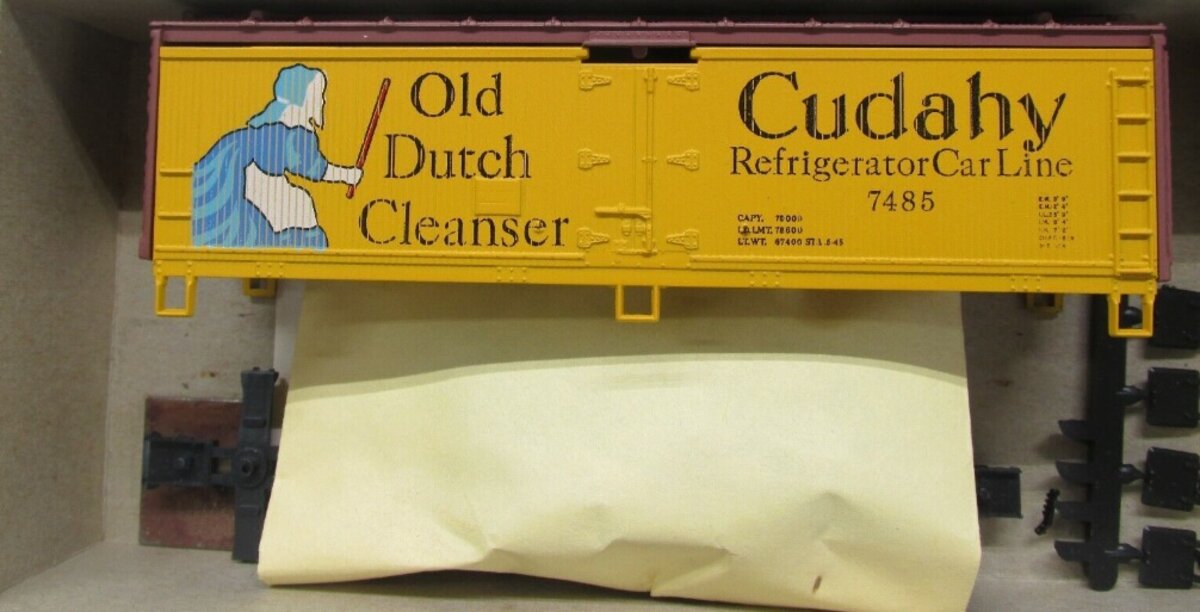 Athearn 5208 HO Scale Old Dutch Cleanser 40' WD Reefer # 7485 Kit