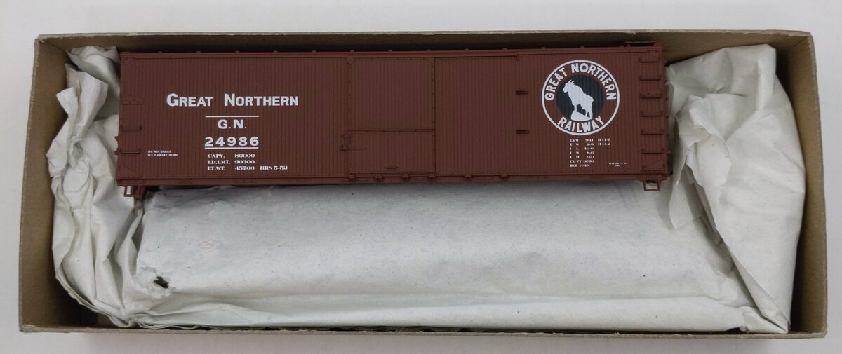 Accurail 4604 HO Great Northern USRA 40'' Double Shealth Boxcar Kit #24986