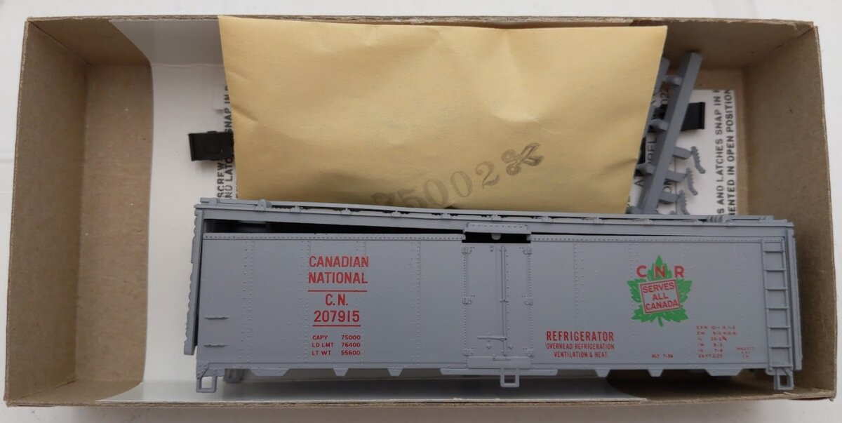 Athearn 1604 HO Scale Canadian National 40' Reefer # 207915 Kit