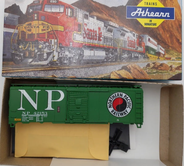 Athearn 2375 HO Northern Pacific Bev-Bel 40' Steel Boxcar Circa 1960s #42153 Kit